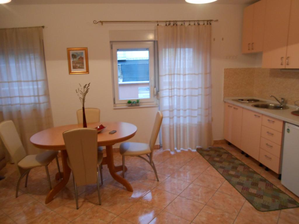 Apartments Luvi Τρογκίρ Δωμάτιο φωτογραφία