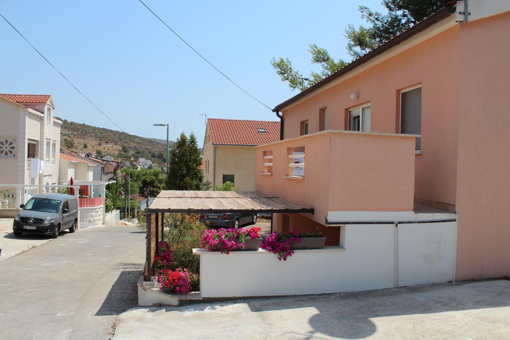 Apartments Luvi Τρογκίρ Εξωτερικό φωτογραφία